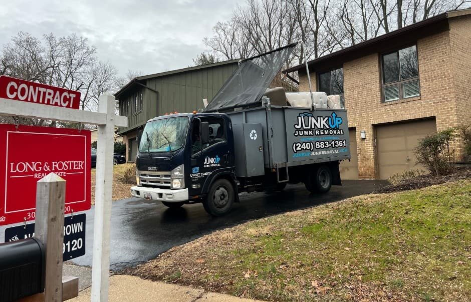 Junk Up Junk Disposal simplifies the mattress and box spring removal process quickly and effortlessly in Montgomery County